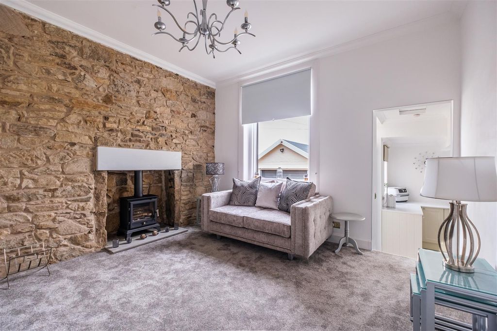 Property photo 2 of 20 Beechwood Crescent-13.Jpg