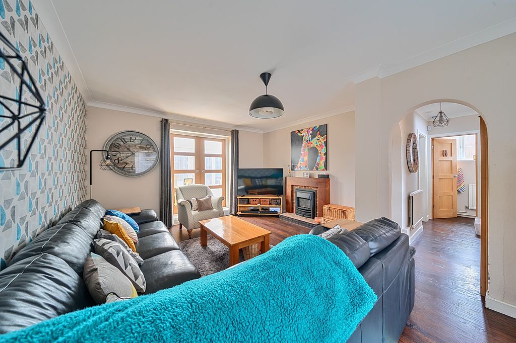 Property photo 3 of 14