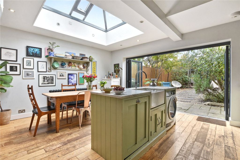 Property photo 2 of 19 Picture No. 30