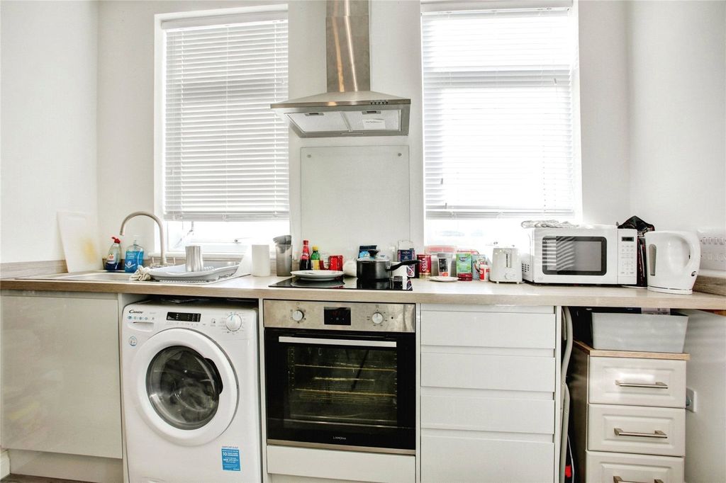 Property photo 3 of 10 Picture No. 04