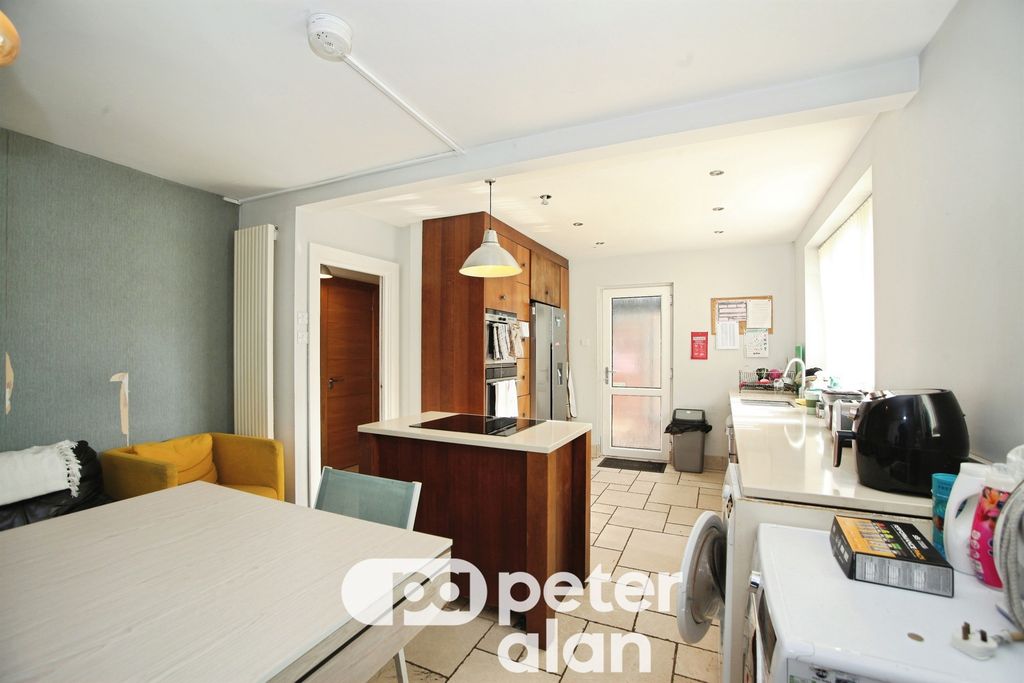 Property photo 3 of 24