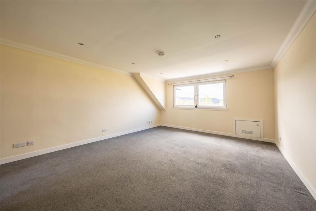 Property photo 3 of 17 Dsc03233-Hdr.Jpg