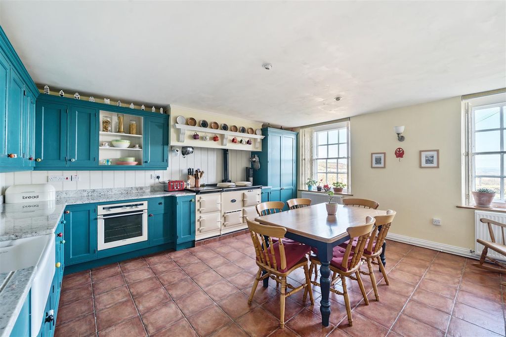 Property photo 2 of 26 Kitchen Breakfast Room