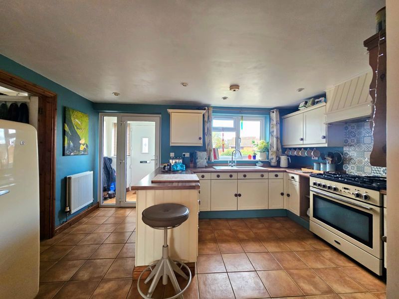 Property photo 2 of 19 Photo 9