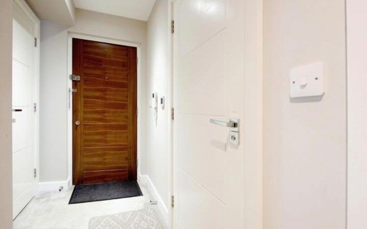 Property photo 2 of 8 Hallway