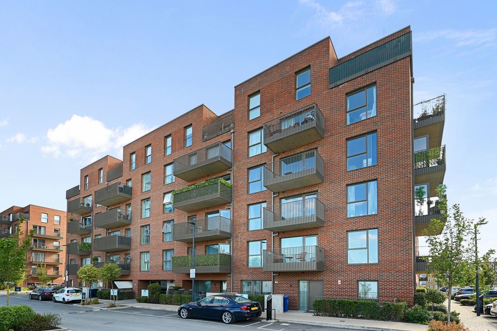 Property photo 1 of 11