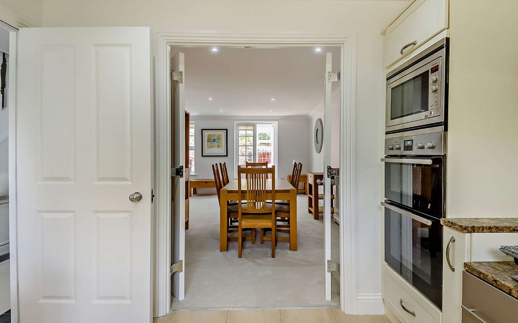 Property photo 3 of 17 Picture No. 30