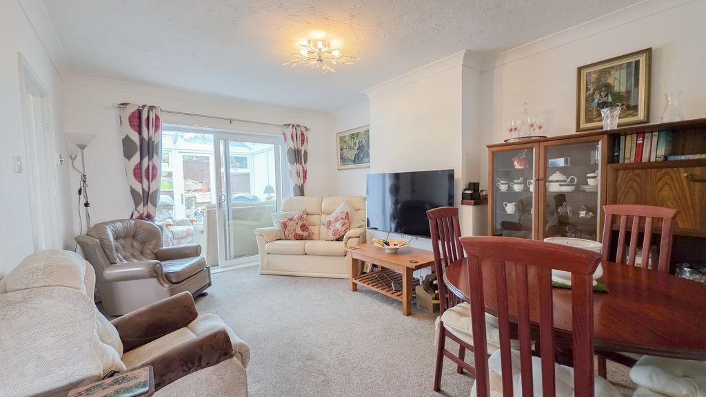 Property photo 3 of 40