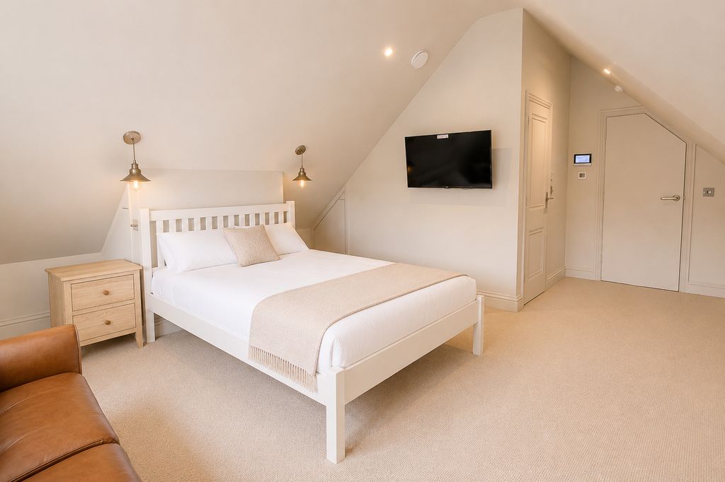 Property photo 3 of 11 3