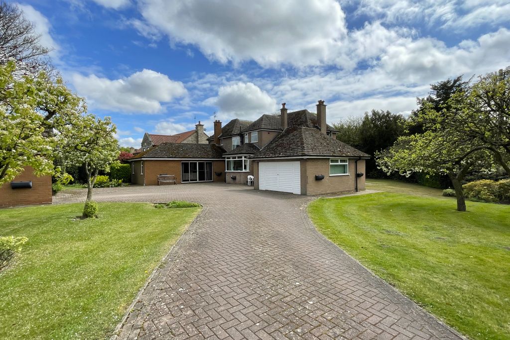 Property photo 2 of 30 2