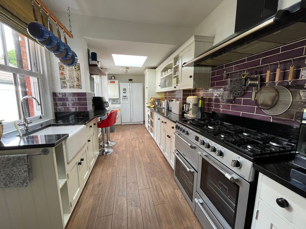 Property photo 2 of 24
