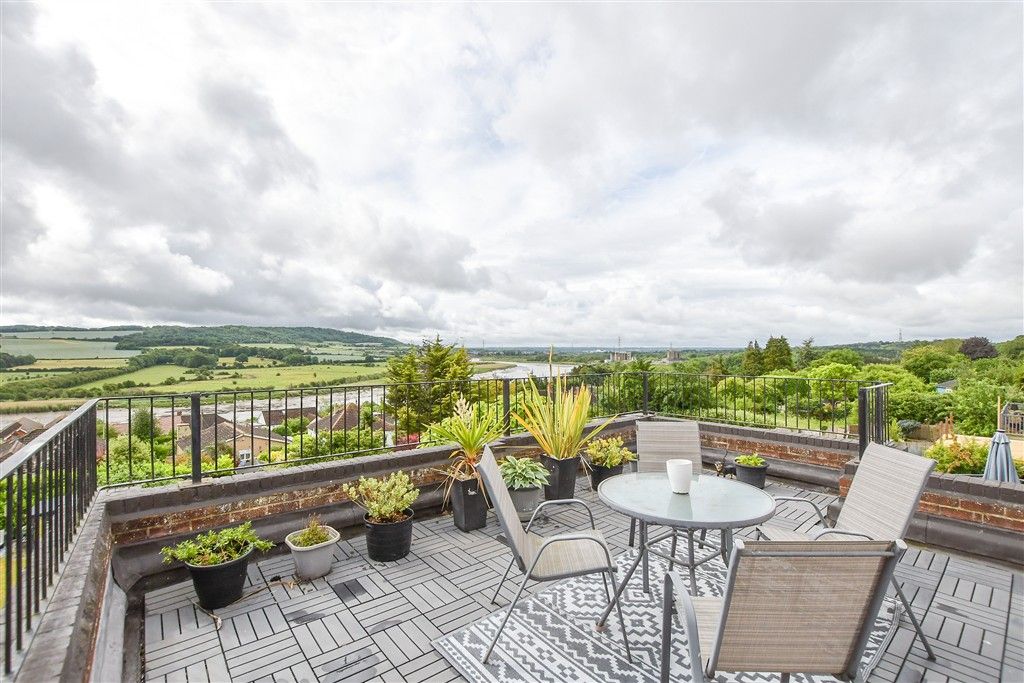 Property photo 2 of 15 Balcony / Terrace