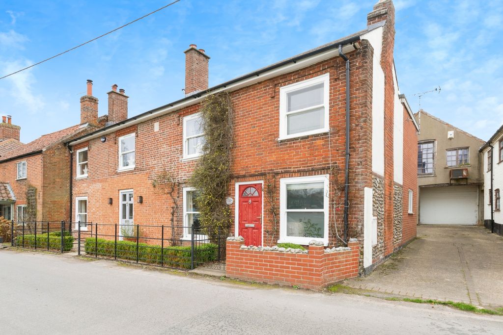 Property photo 1 of 18 Photography