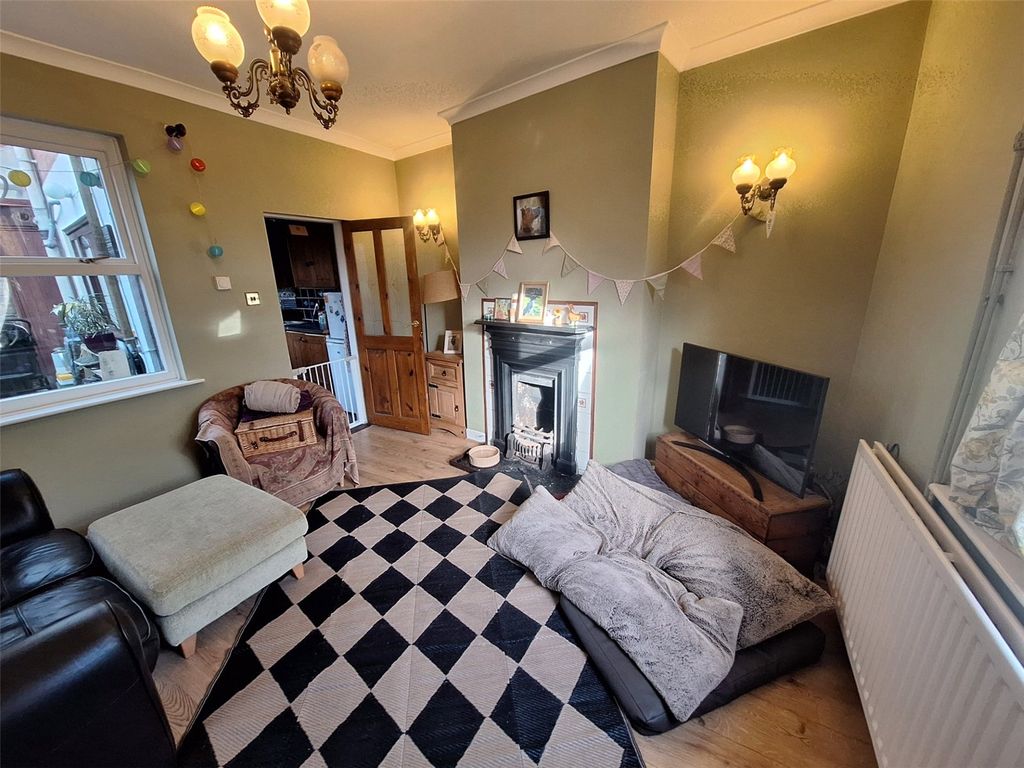 Property photo 3 of 11 Dining Room