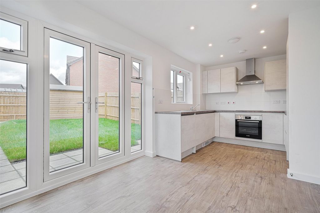 Property photo 1 of 10 Picture No. 15