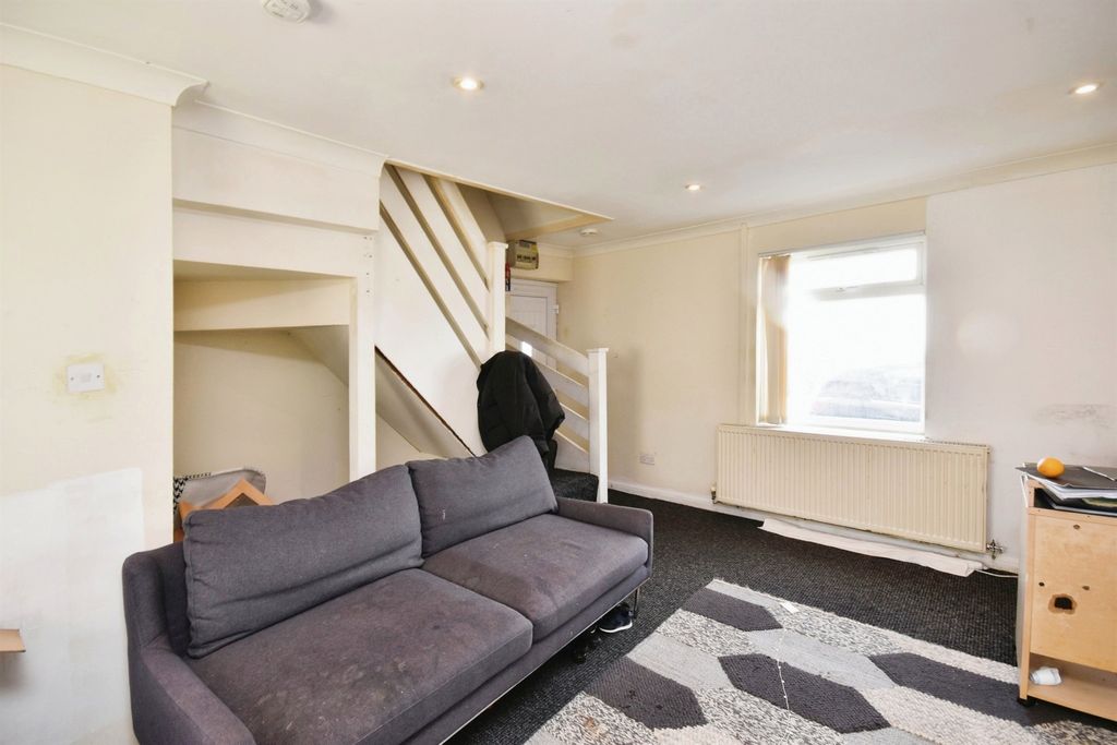 Property photo 3 of 7 Bathroom