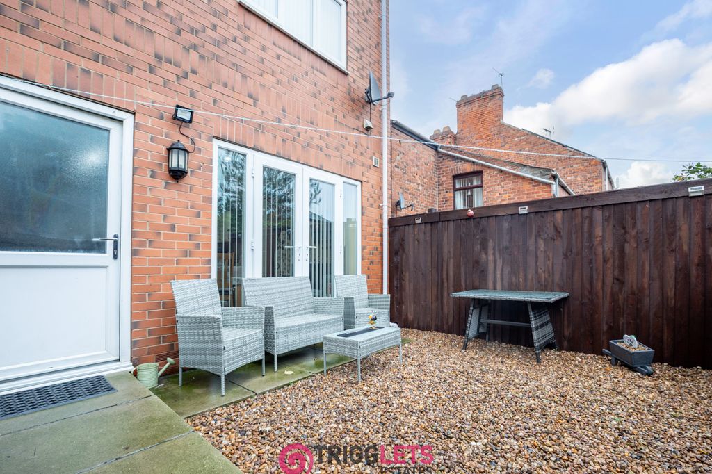 Property photo 3 of 46