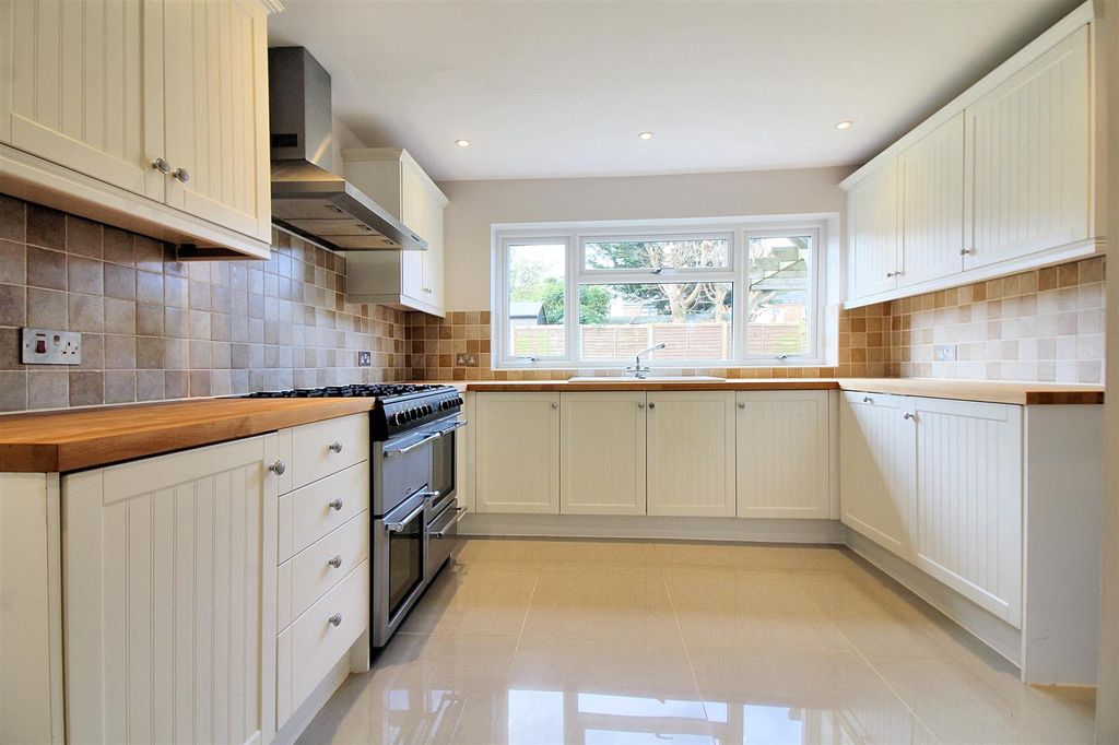 Property photo 3 of 15 13.Jpg