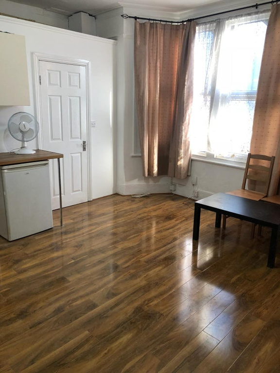 Property photo 3 of 5