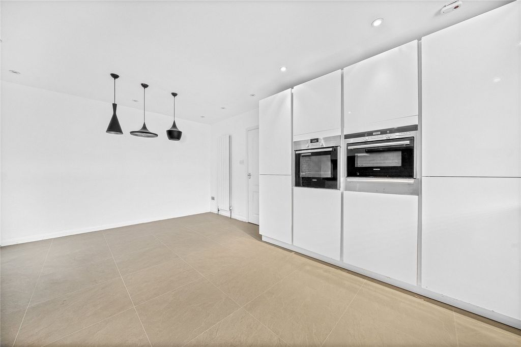 Property photo 3 of 19 Picture No. 12