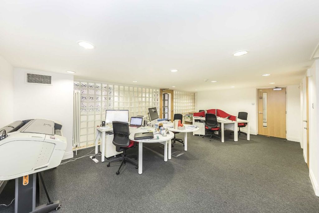 Property photo 3 of 6