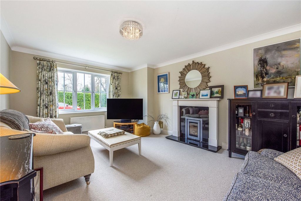 Property photo 2 of 11 Sitting Room