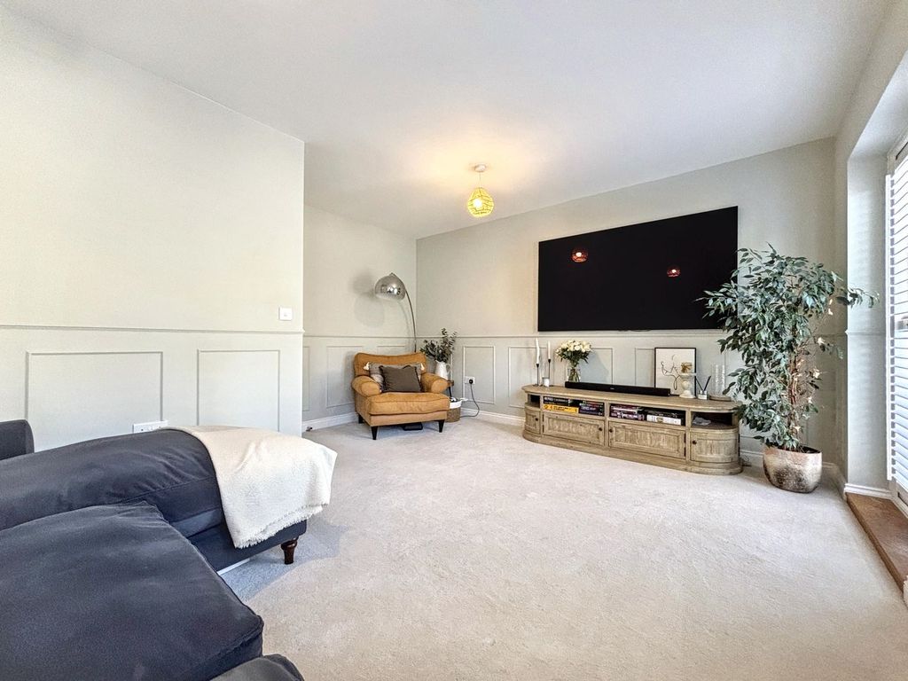 Property photo 3 of 24