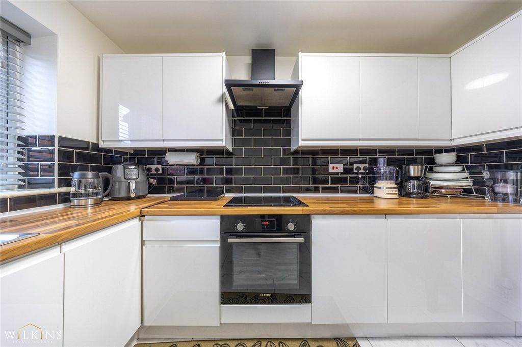 Property photo 3 of 33 Picture No. 35