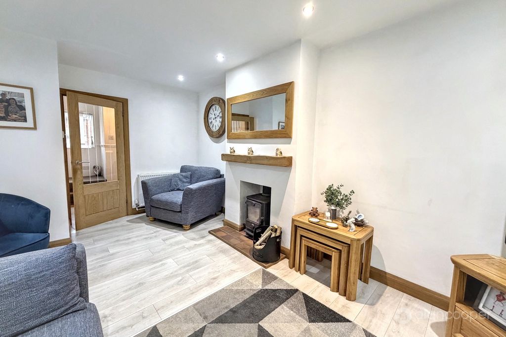 Property photo 3 of 22 6104754
