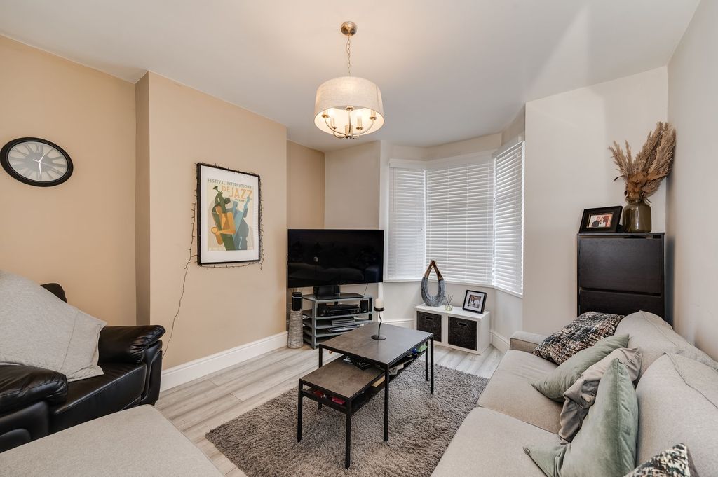 Property photo 2 of 19