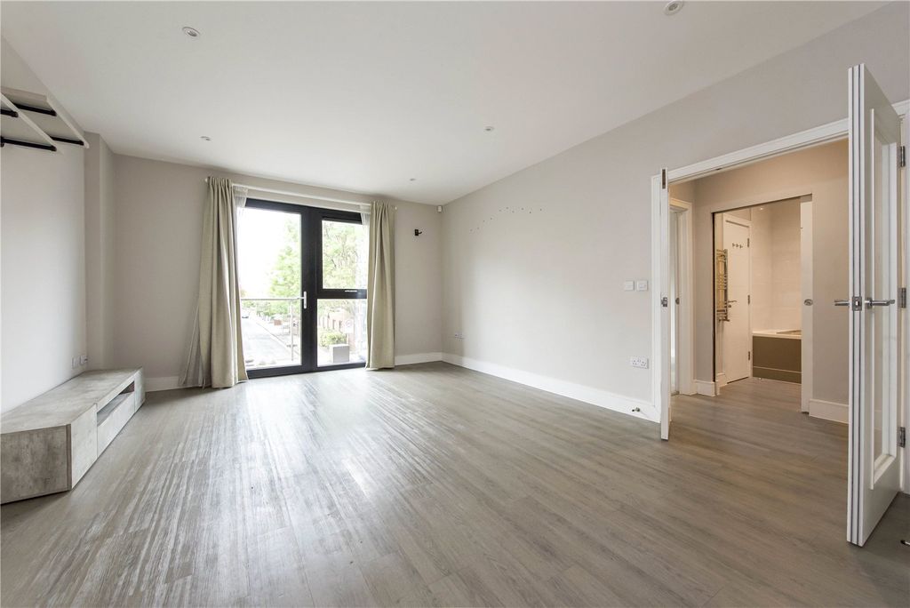 Property photo 3 of 9 Living Area