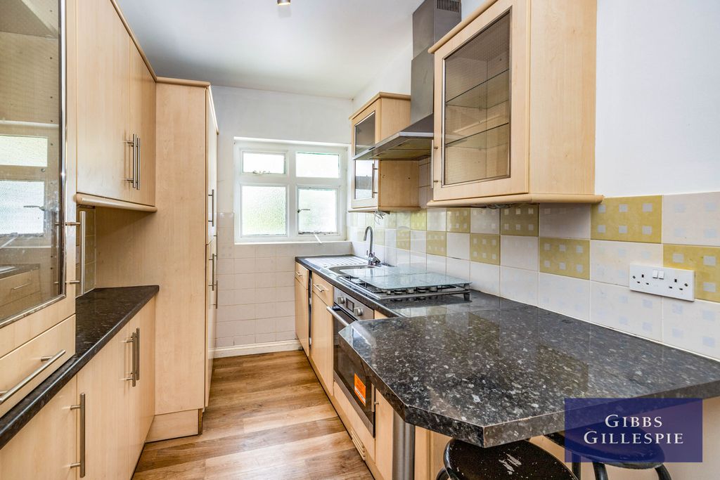 Property photo 3 of 11 3