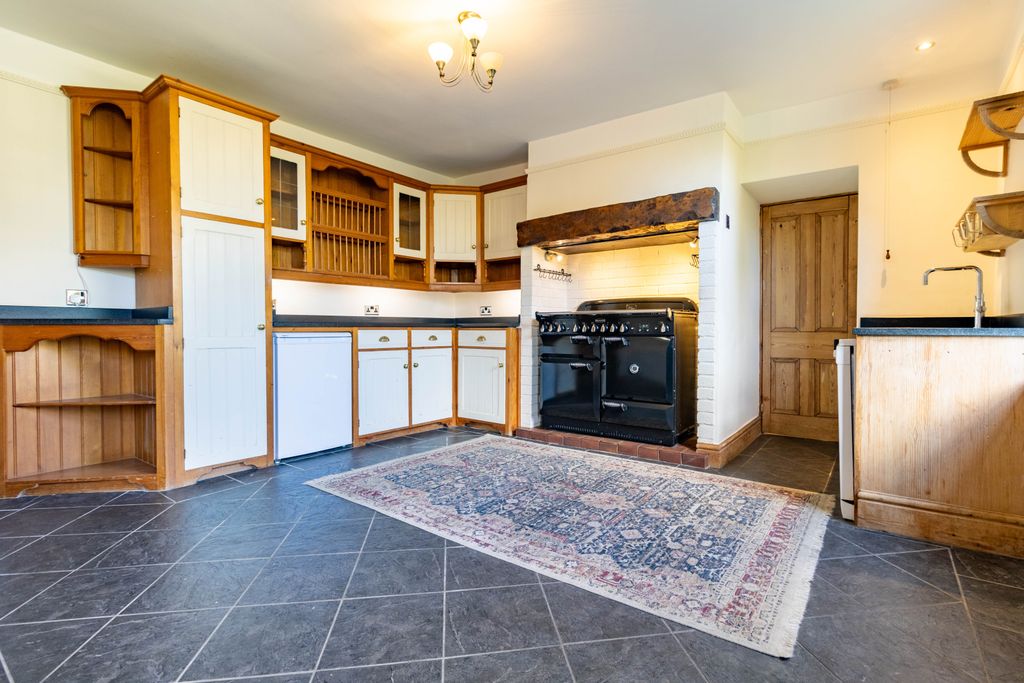 Property photo 2 of 28 Kitchen