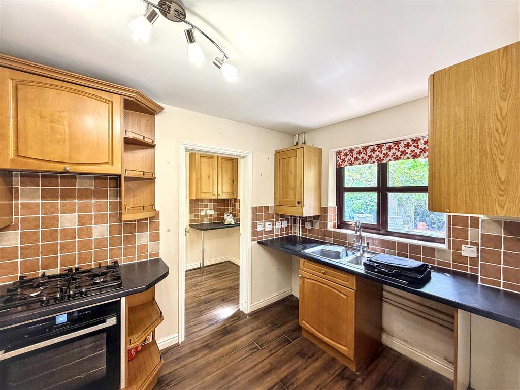 Property photo 2 of 19 20260825101210_20260825-Interior-19-T5Mmj08Px8Awxm