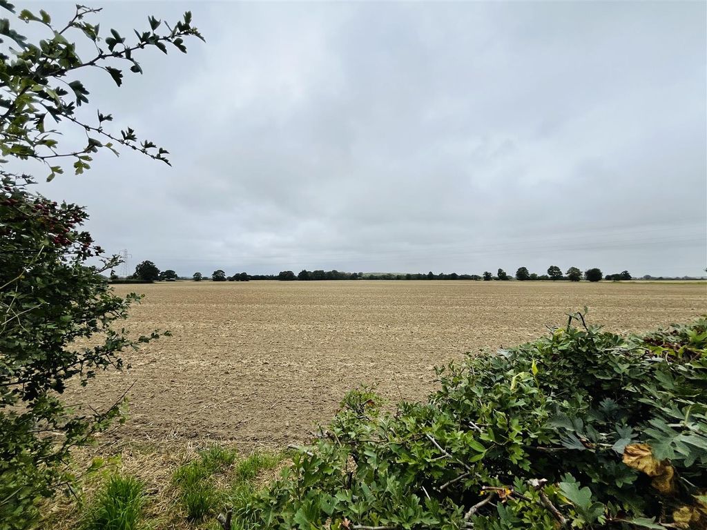 Property photo 1 of 17 Views