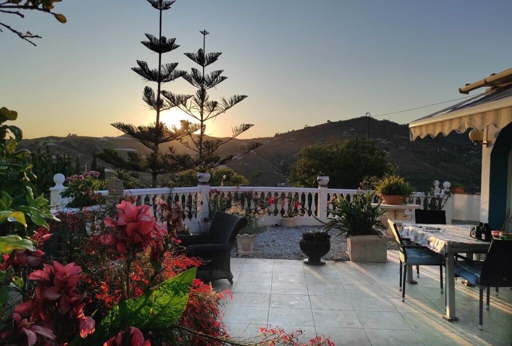 Property photo 3 of 10 Terrace Mountain View