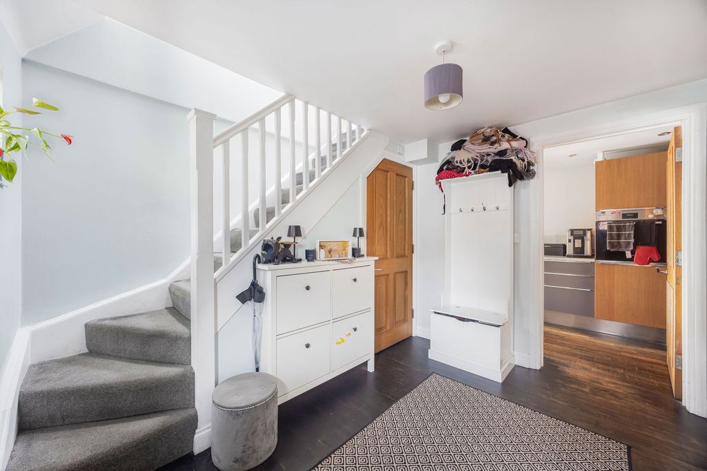 Property photo 3 of 23