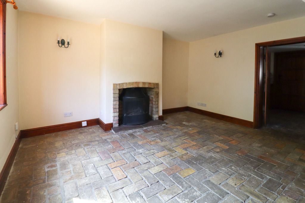 Property photo 2 of 19 4154226