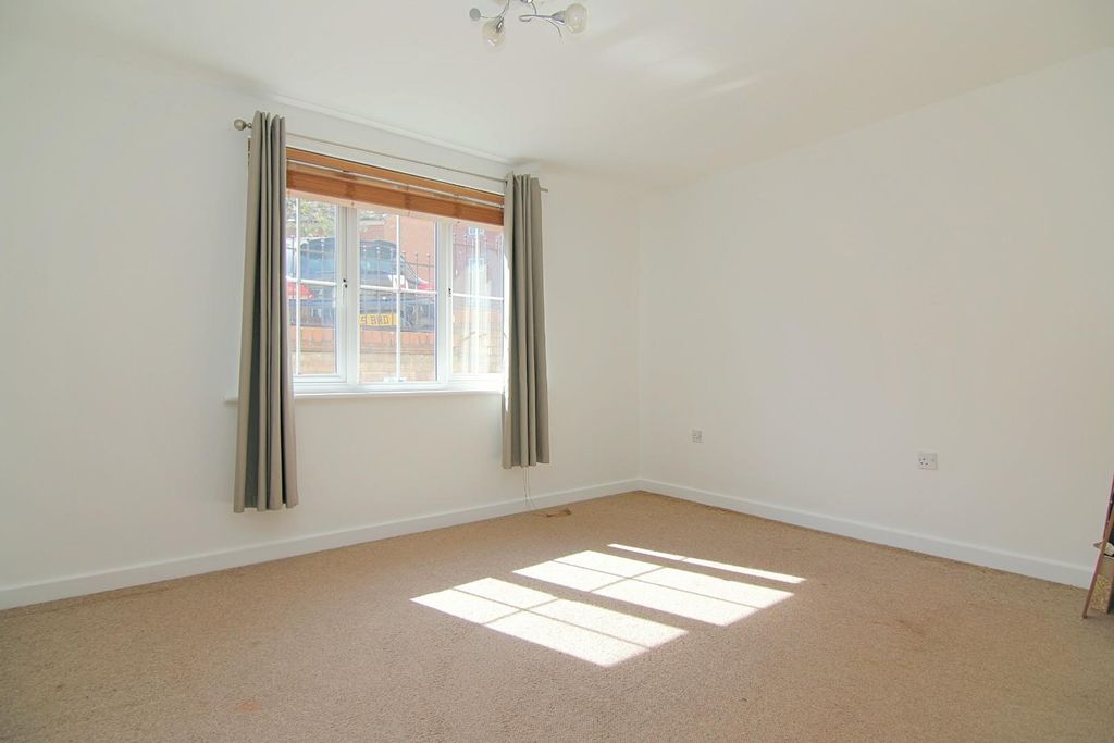 Additional image 8 of 2 bed flat for saleBroadlands Gardens, Pudsey LS28