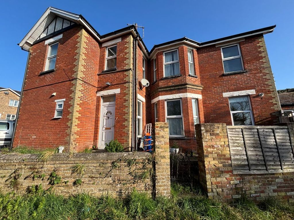 Property photo 2 of 3