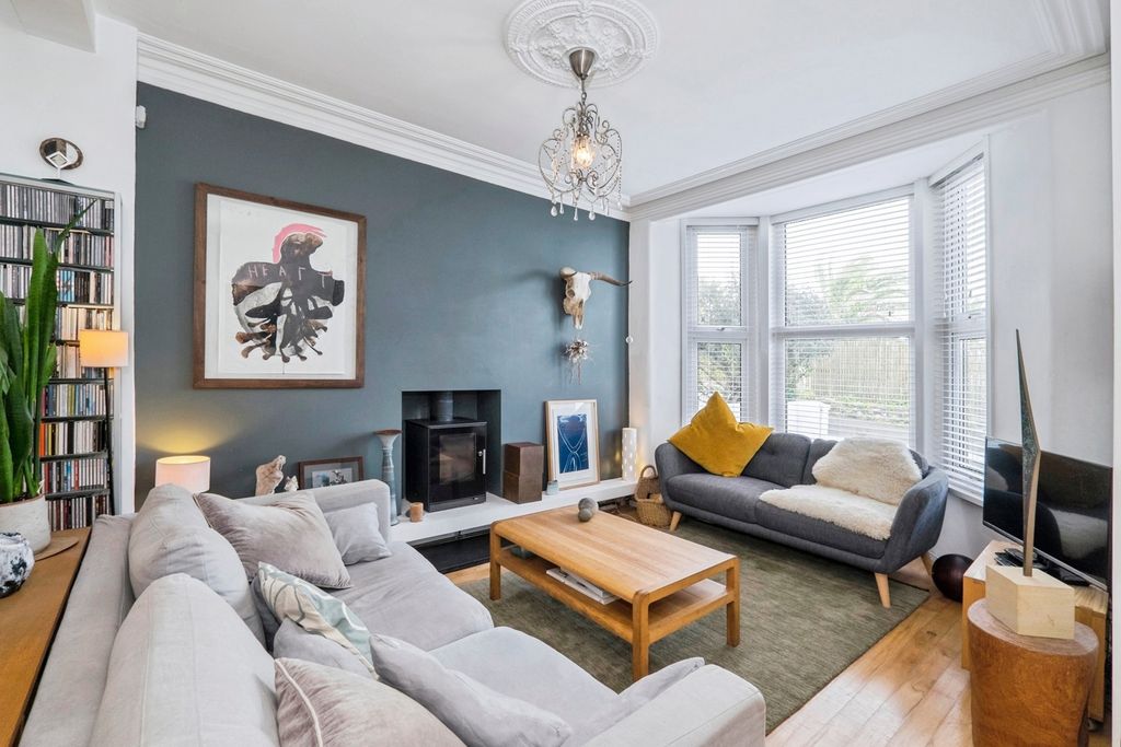 Property photo 2 of 19 Photo