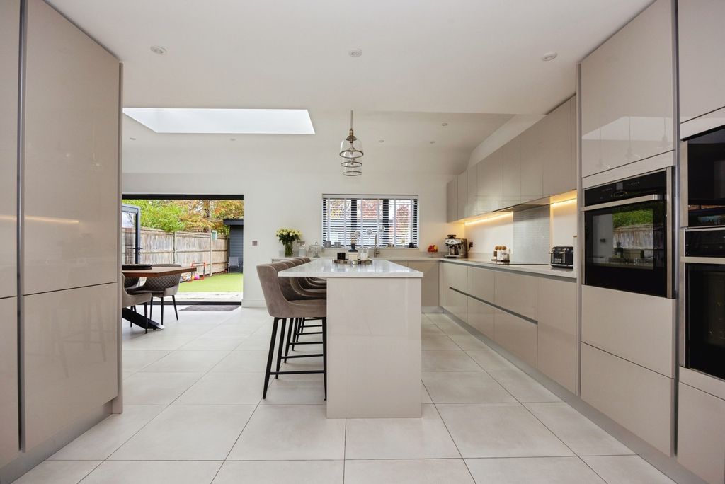Property photo 3 of 14 Pbox-Img.Jpg