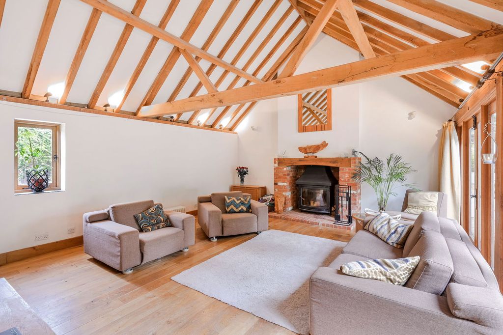 Property photo 3 of 27