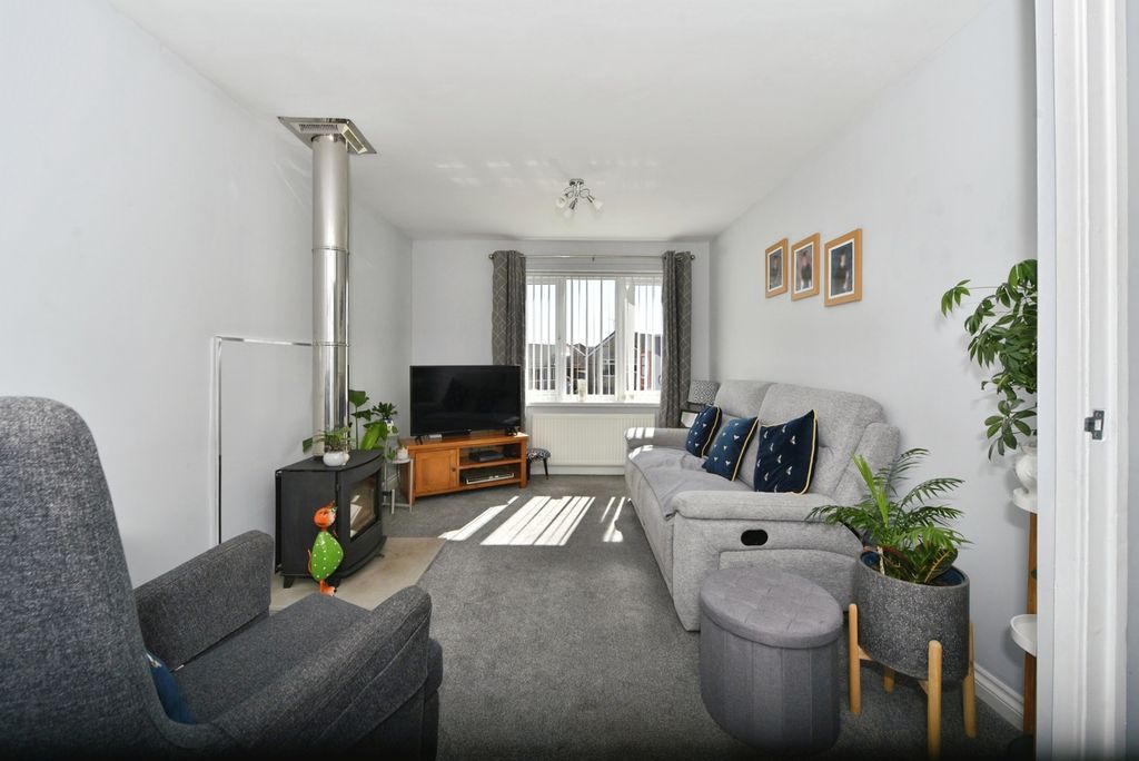 Property photo 3 of 15 Pbox-Img.Jpg