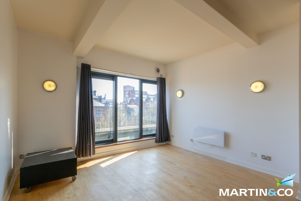 Property photo 3 of 8 Picture2