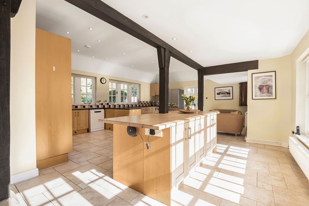 Property photo 3 of 19