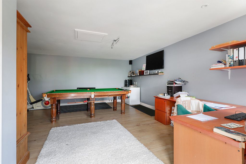 Property photo 2 of 19 Picture No. 37