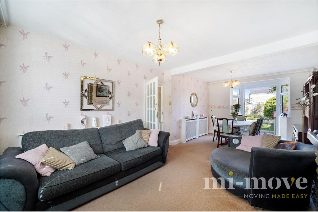 Property photo 3 of 15 84 Connaught Road - Pdsoqzyhhp7Uzbcp0Ors.Jpg