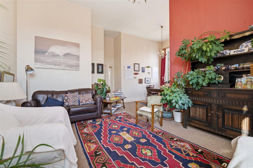 Property photo 3 of 15 78 O V Recp 2.Jpg