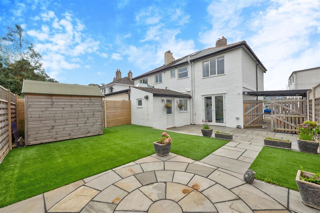 Property photo 1 of 32 Back